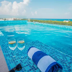 With Ocean View Pool In Av 10 & 60 Street Apartment Playa del Carmen